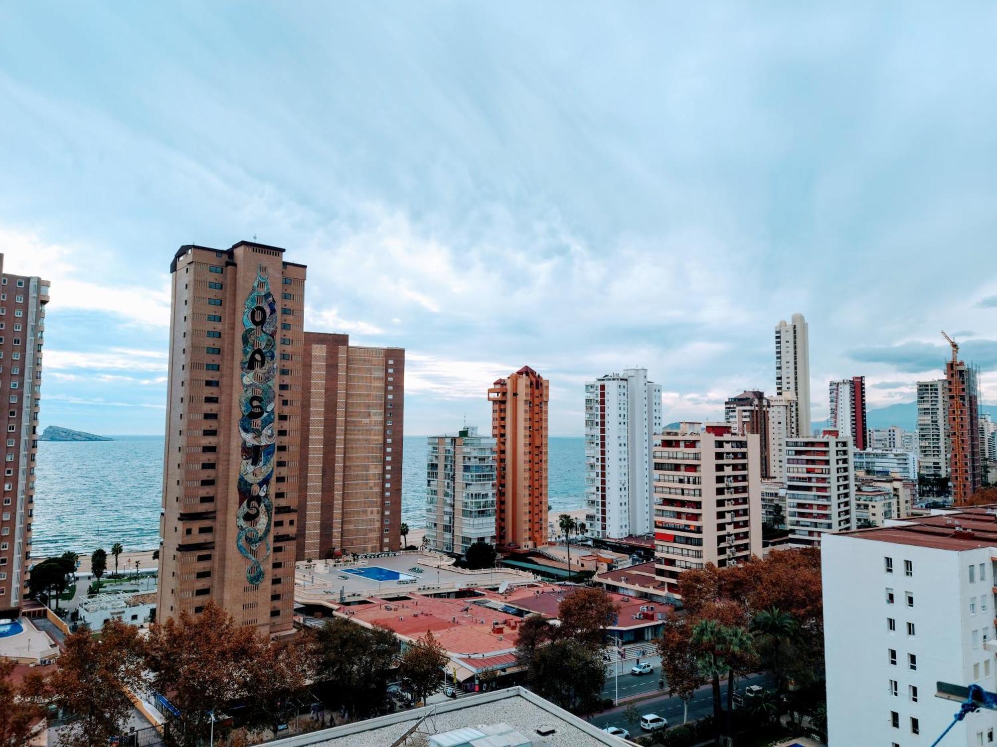 Blue Sky Apartment Benidorm Buitenkant foto