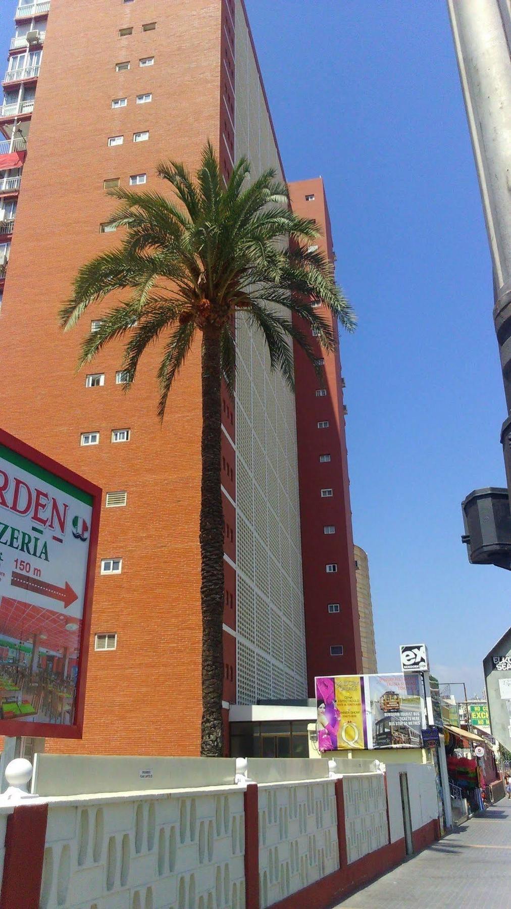 Blue Sky Apartment Benidorm Buitenkant foto