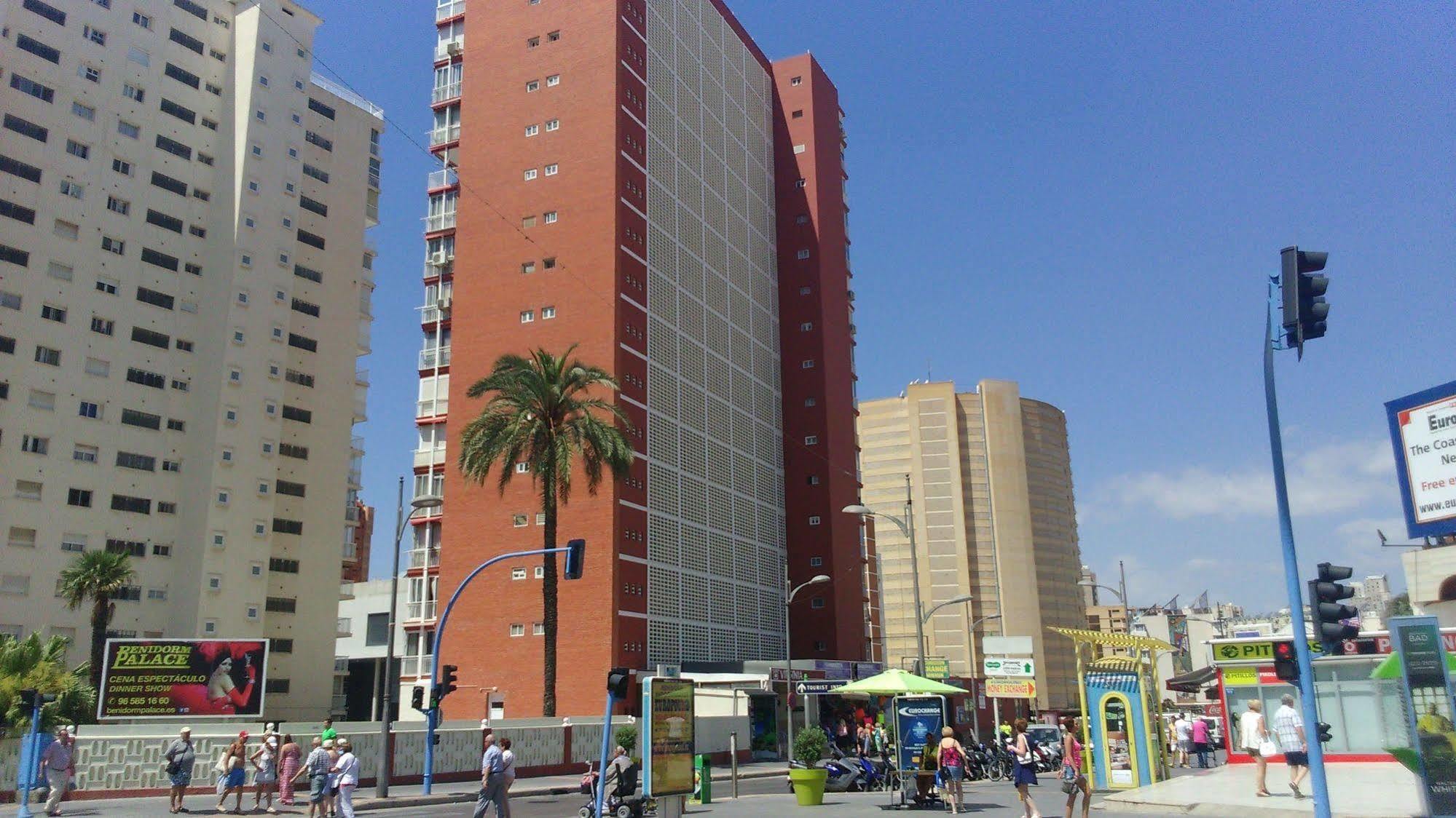 Blue Sky Apartment Benidorm Buitenkant foto