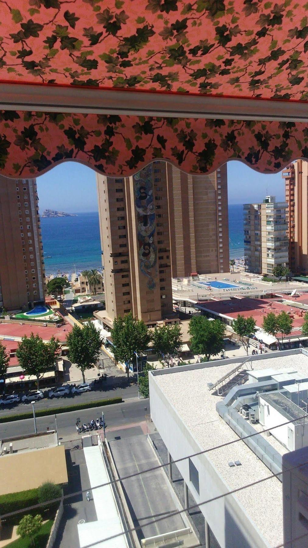 Blue Sky Apartment Benidorm Buitenkant foto